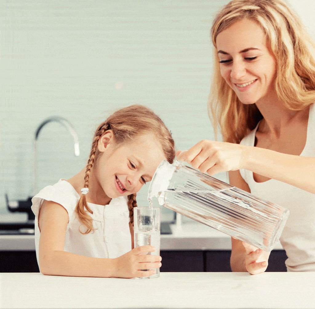 mom and daughter drinking clear water | Whole House Water Filtration Dallas Tx Frisco Tx